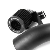 schwarzes Performance-Ansaugsystem mit offenem Sportluftfilter und Ansaugrohr für Fahrzeug-Tuning BMW m2, m3, m4 der F-8X Reihe